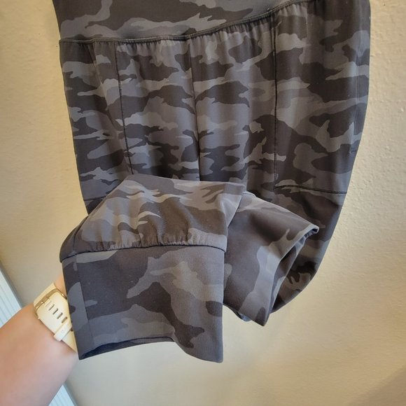Athleta | Salutation Camo Jogger | Size Large - Picture 2 of 10